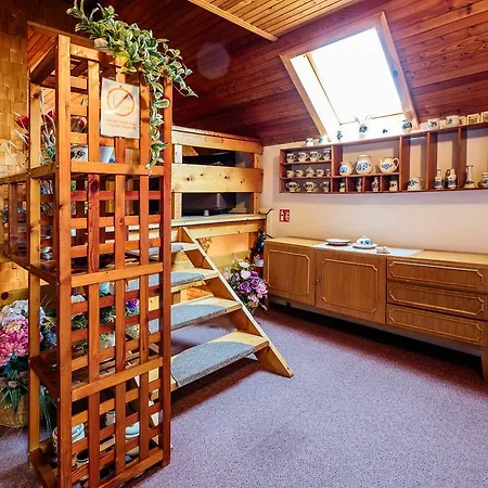 Rum i privatbostad Gustav Halas *