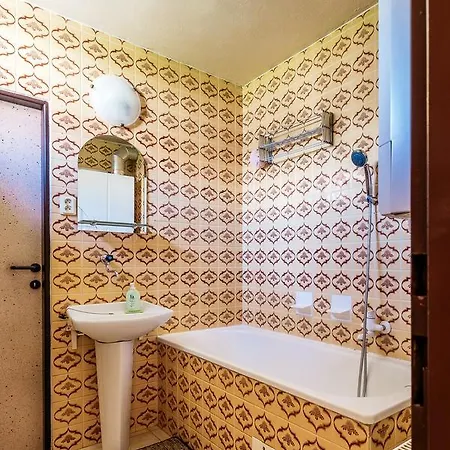 Rum i privatbostad Gustav Halas *